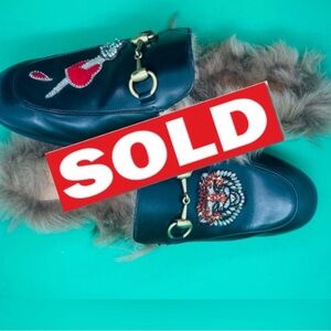 GUCCI FUR PRINCETOWN APRON TOE BLACK MULES